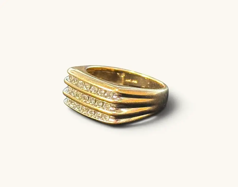 Vintage 10K Yellow Gold Diamond Ring